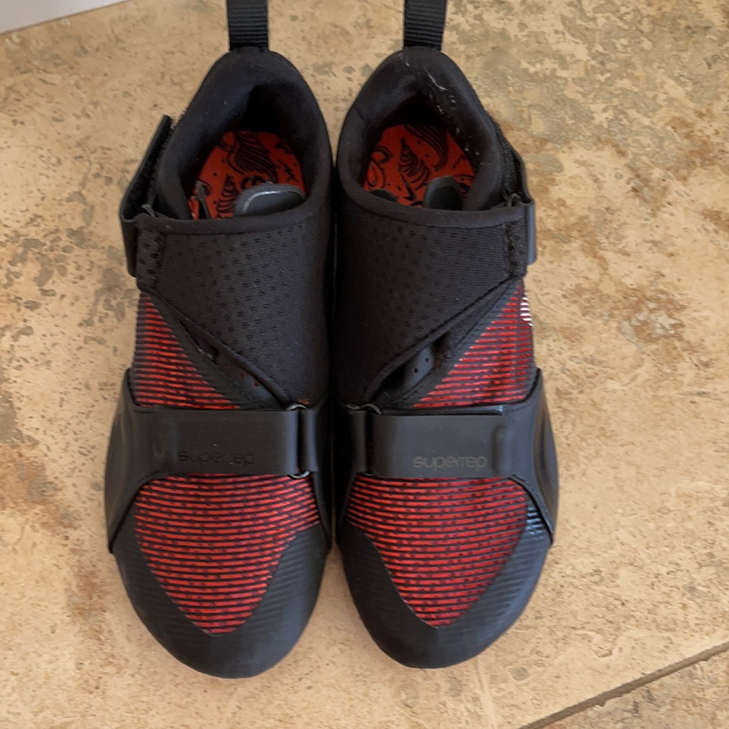 Brand Nike Size 6 Us